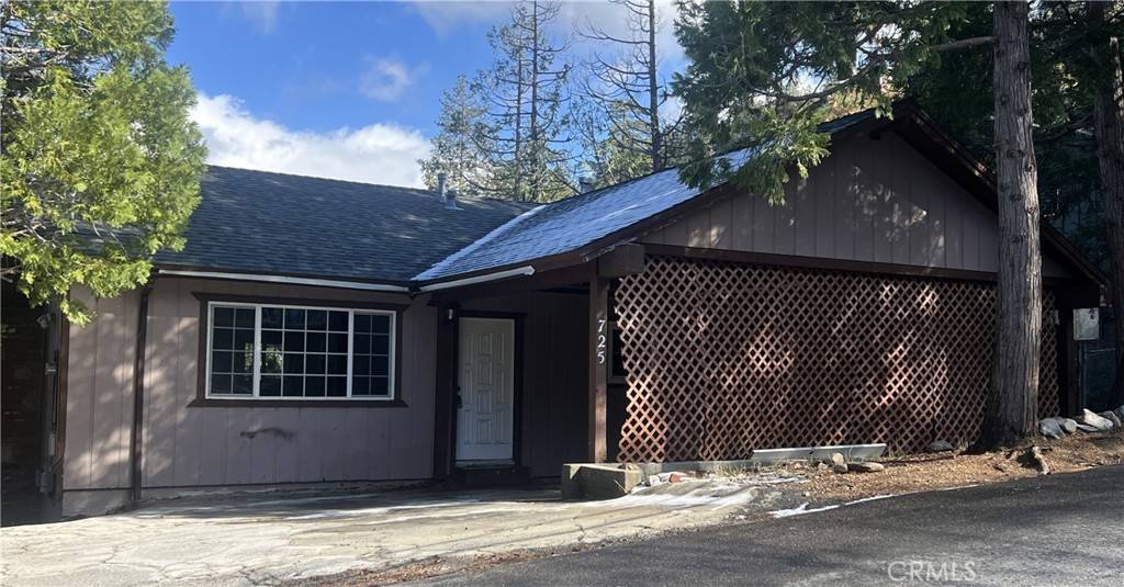 725 Tyrol DR, Crestline, CA 92325