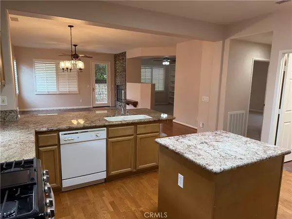 Corona, CA 92883,8853 Hollyhock CT