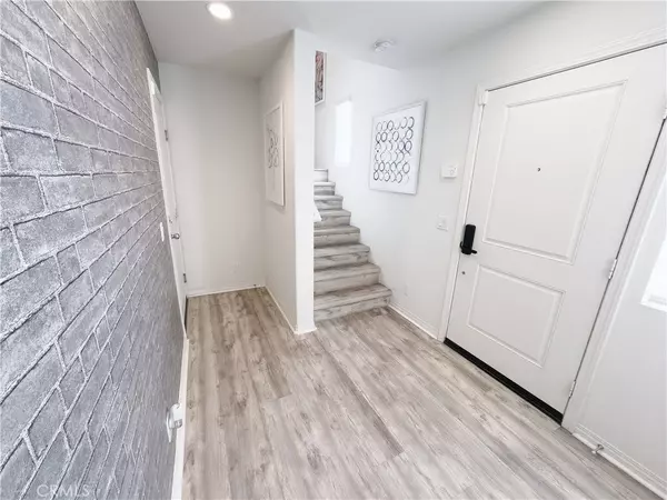 Anaheim, CA 92805,665 S District WAY