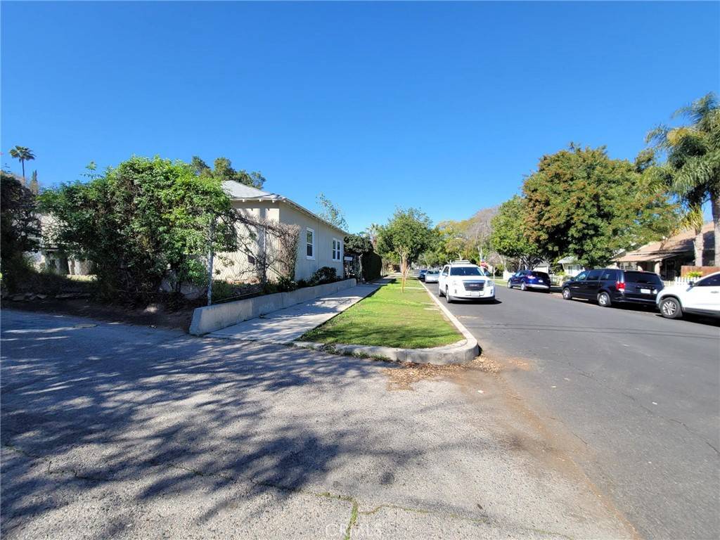 Corona, CA 92879,905 S Joy ST