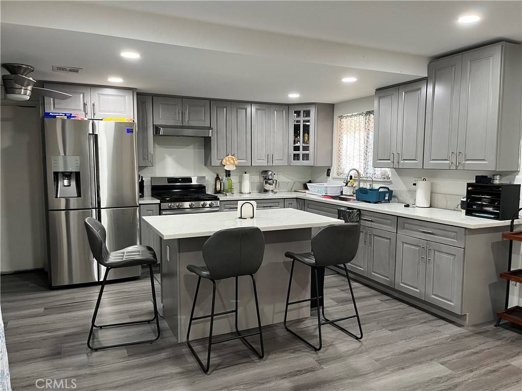 Highland, CA 92346,6060 Mirada CT