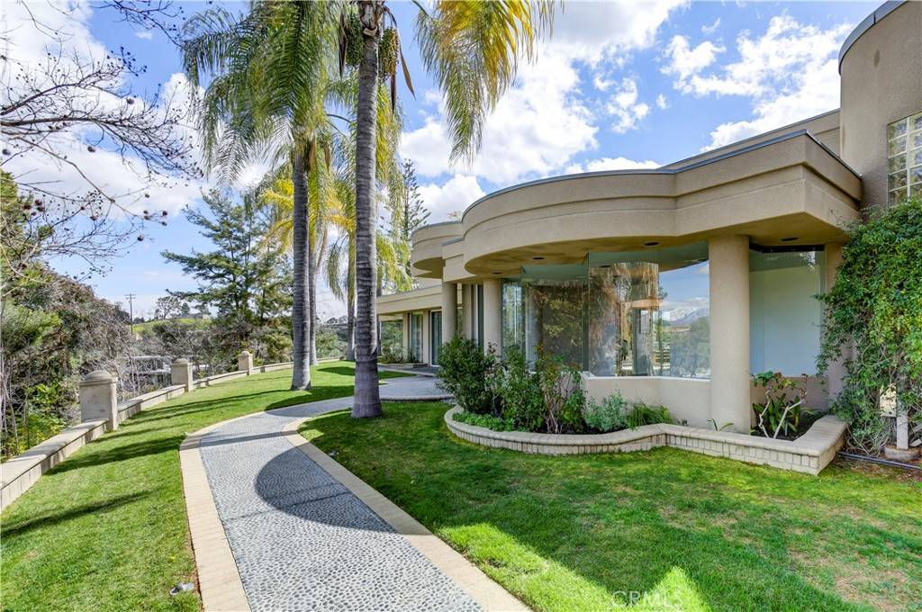 Redlands, CA 92373,297 Edgemont DR