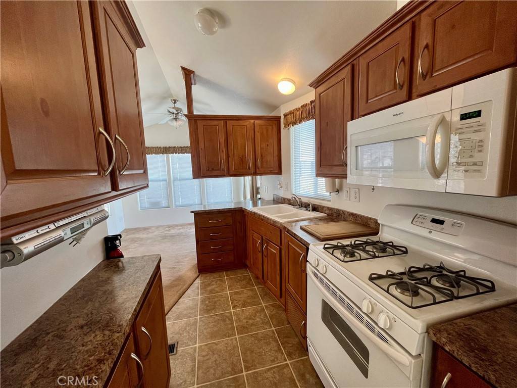 Hemet, CA 92545,1295 S Cawston AVE #82