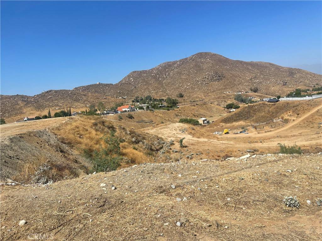 Colton, CA 92324,7111 Luane TRL