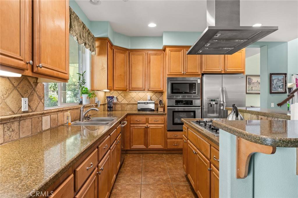 Highland, CA 92346,28300 Summertrail PL