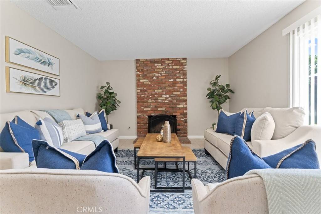 Grand Terrace, CA 92313,22565 Robin WAY