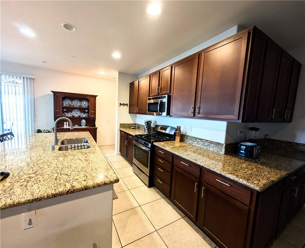 Beaumont, CA 92223,1617 Sinton CT