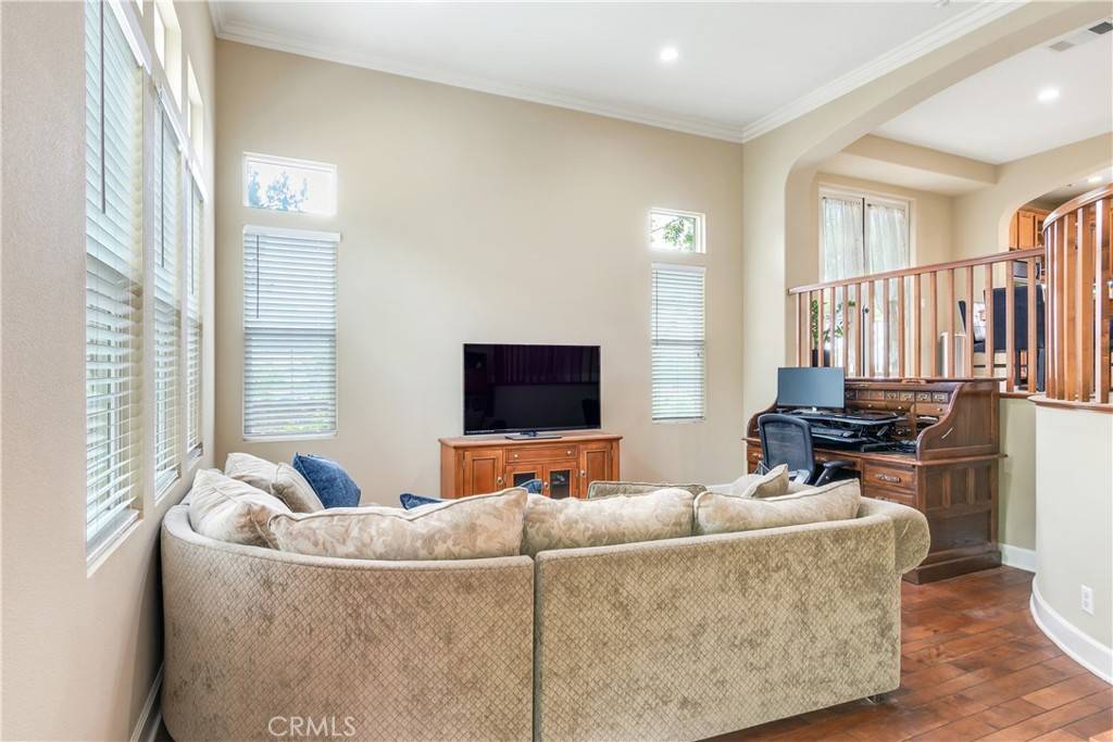 Corona, CA 92883,4460 Owens ST #106