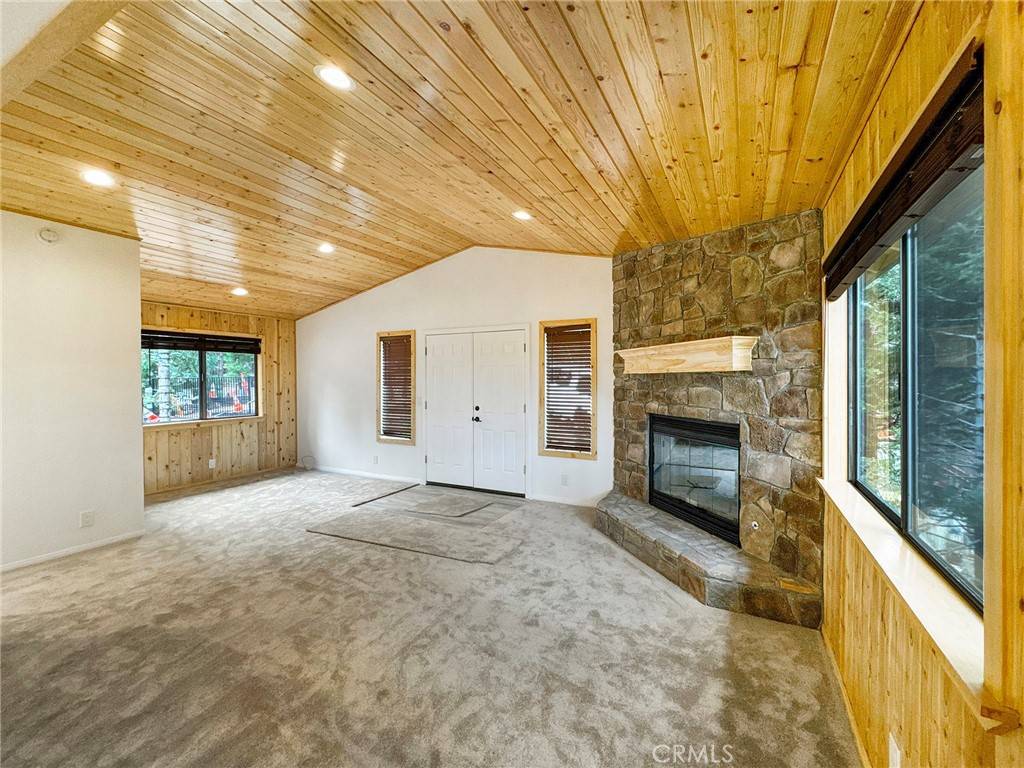 Twin Peaks, CA 92391,560 Rose LN