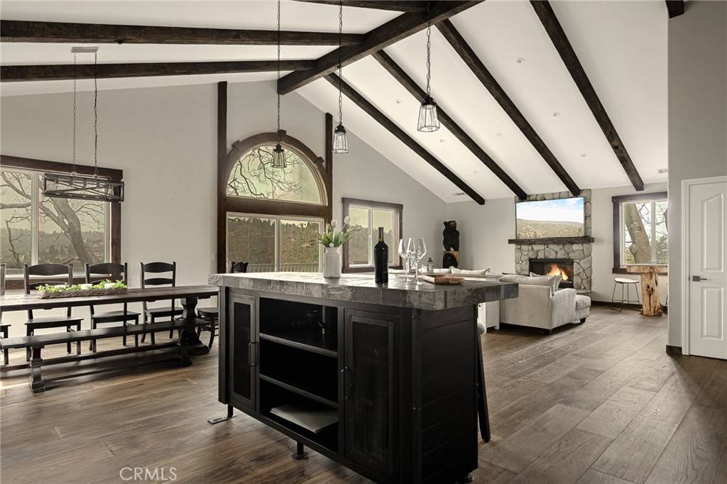 Lake Arrowhead, CA 92352,1207 Grass Valley RD