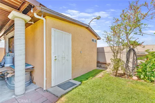 Bloomington, CA 92316,9414 Linden AVE