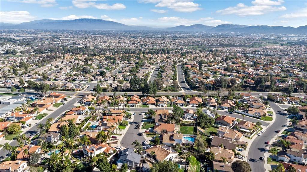 Murrieta, CA 92563,39688 Ridgedale DR