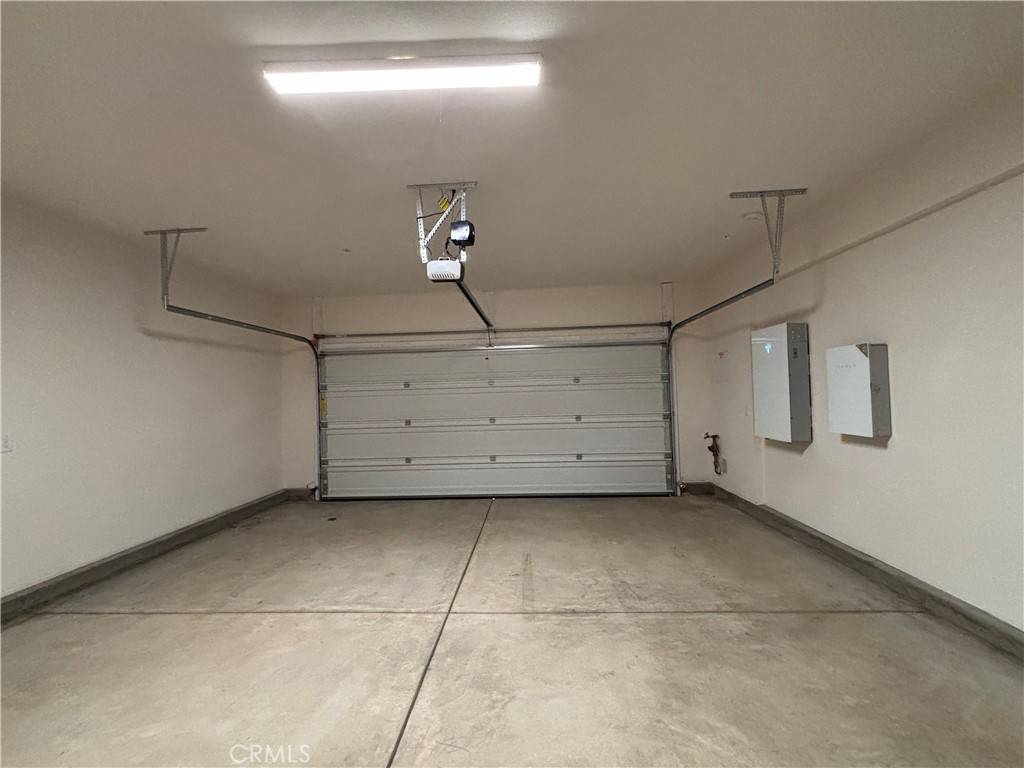 Santa Paula, CA 93060,452 Snowdrop LN