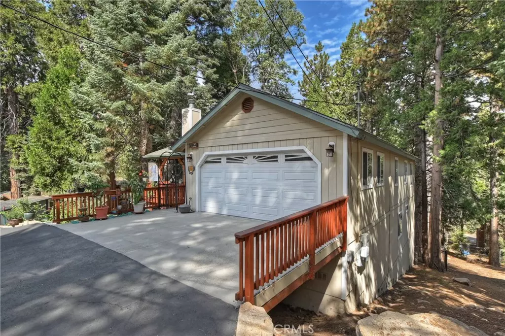 Running Springs, CA 92382,31364 Overhill DR