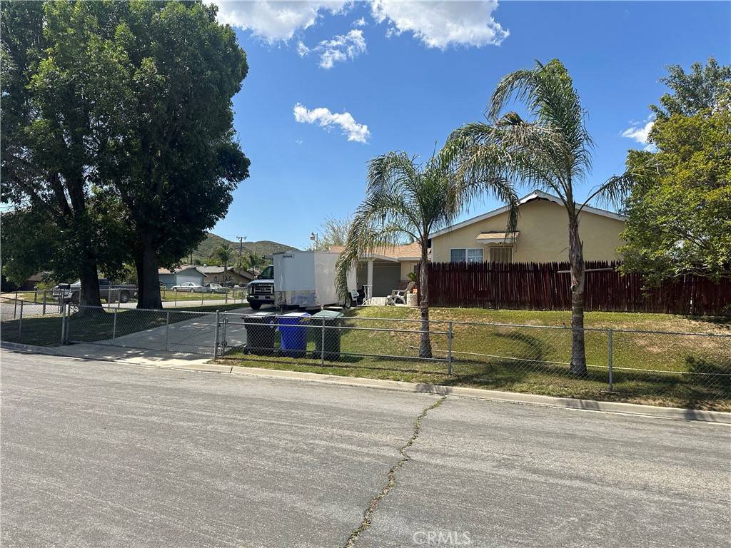 6343 Tournament DR, Jurupa Valley, CA 92509