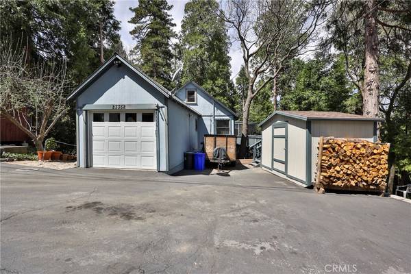 23352 Outlook LN, Crestline, CA 92325