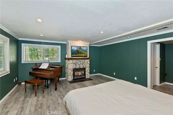 Crestline, CA 92325,1212 Jungfrau DR