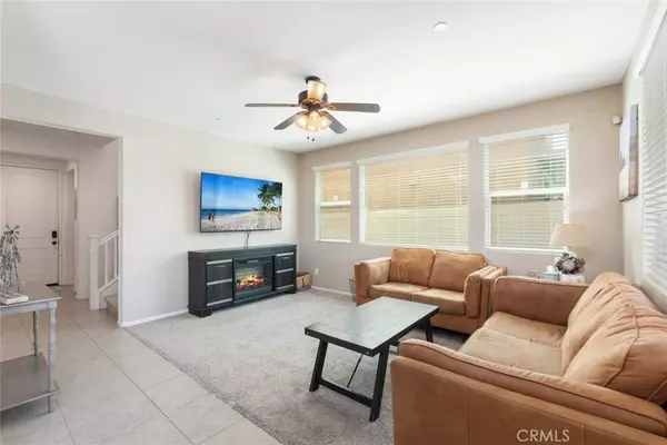 Lake Elsinore, CA 92532,24149 Darmera DR