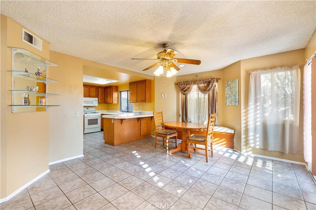 Moreno Valley, CA 92557,10433 Via Apolina