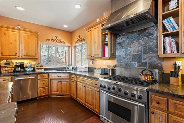 Lake Arrowhead, CA 92352,756 Brentwood DR