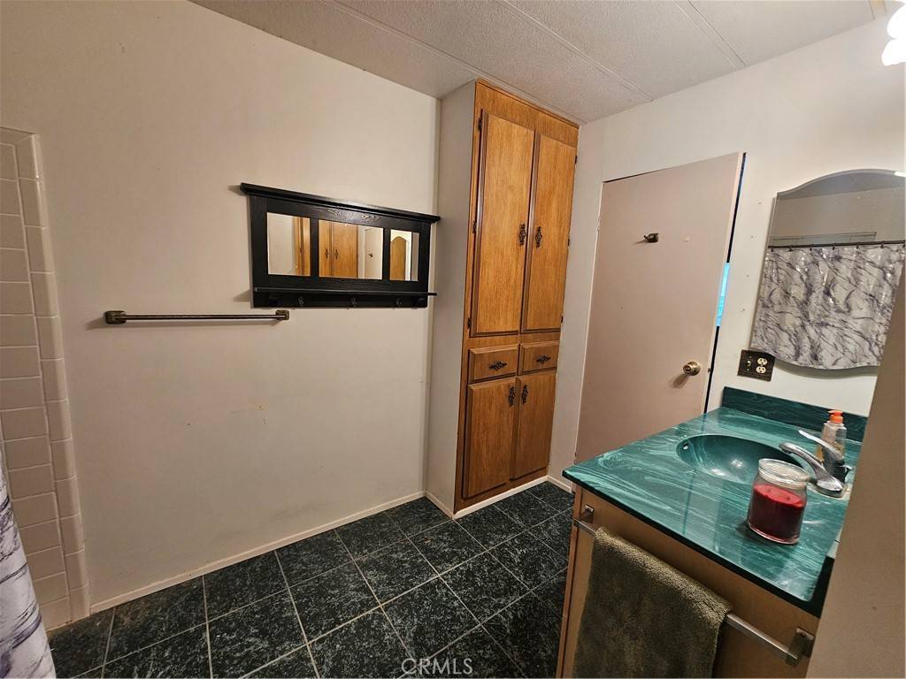 Redlands, CA 92374,626 N Dearborn ST #201