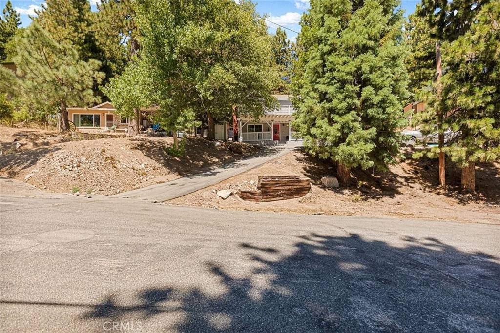 Running Springs, CA 92382,30964 Summit DR
