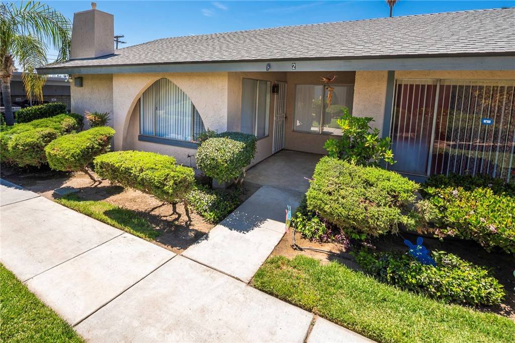 2891 Canyon Crest DR #1, Riverside, CA 92507