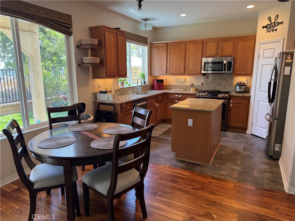 Valencia, CA 91354,28862 Silversmith DR