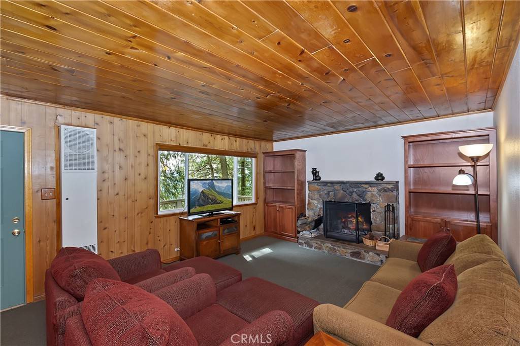 Cedarpines Park, CA 92322,408 Hartman CIR