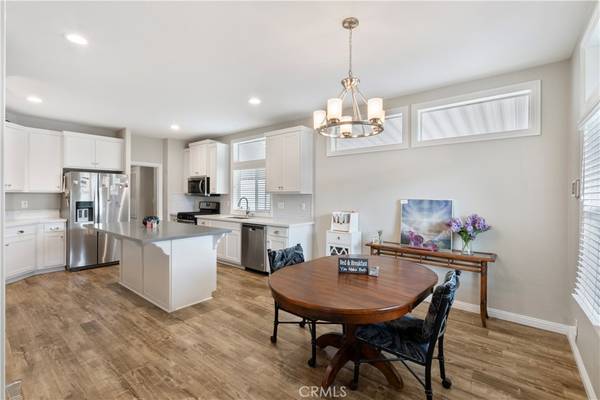 Corona, CA 92882,1194 Cambridge