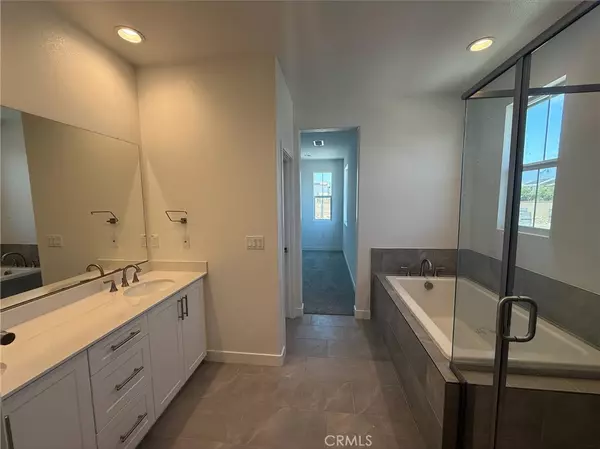 Fontana, CA 92336,5132 Currant WAY