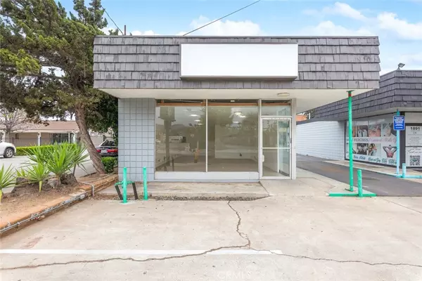 Escondido, CA 92027,1891 1895 E Valley Pkwy