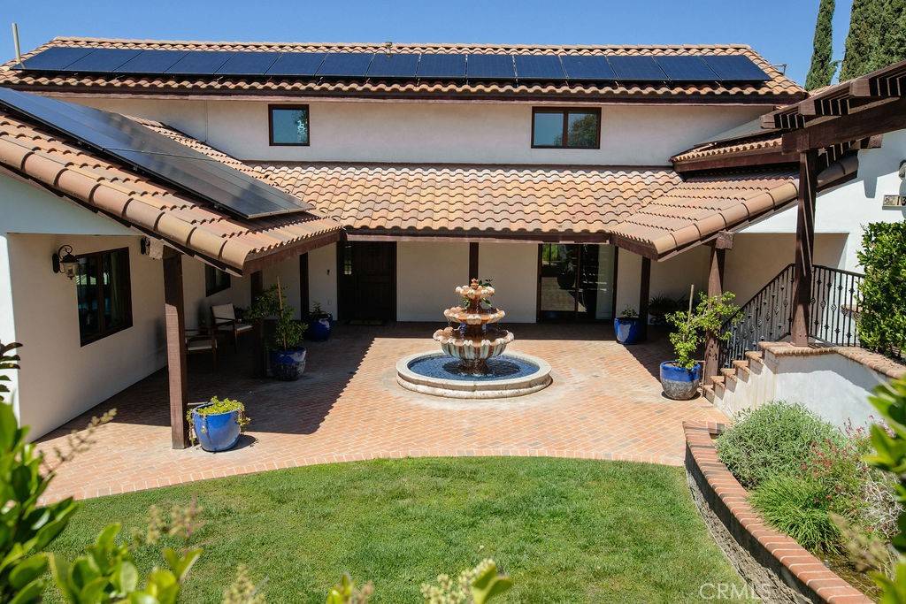 1323 Crestview RD, Redlands, CA 92374
