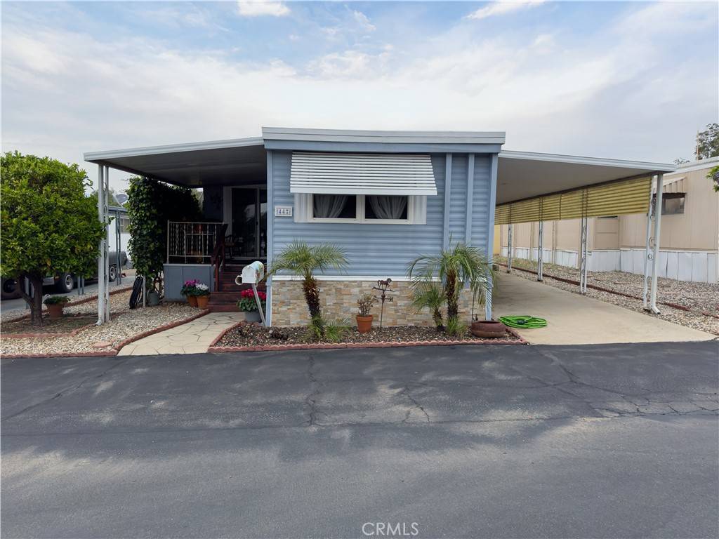 Mentone, CA 92359,1255 Amethyst #44