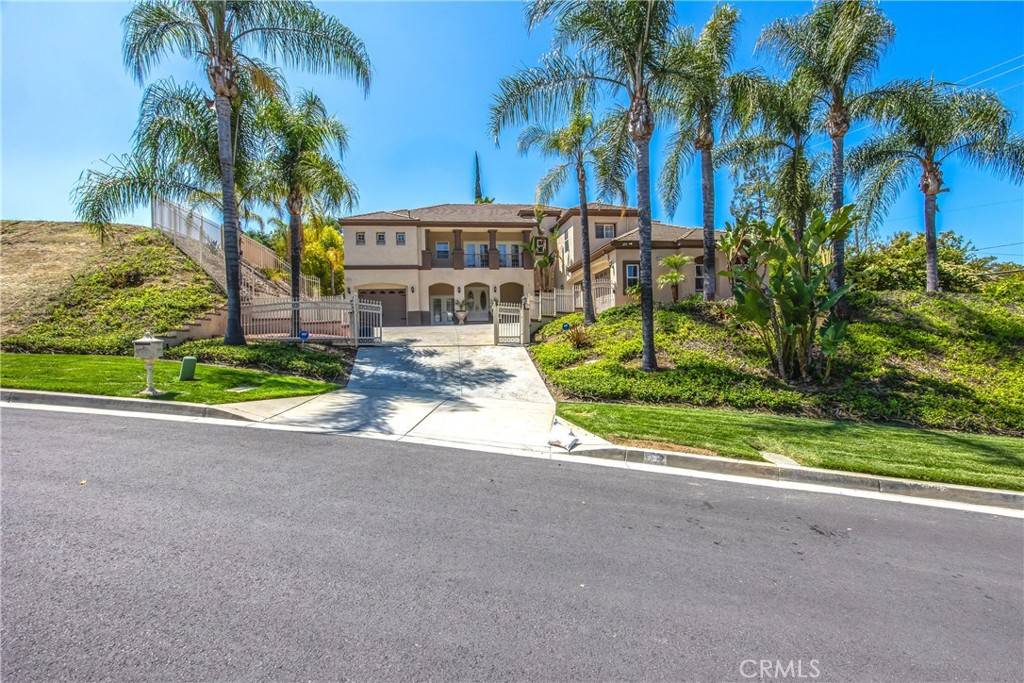 Redlands, CA 92373,652 Fairway DR