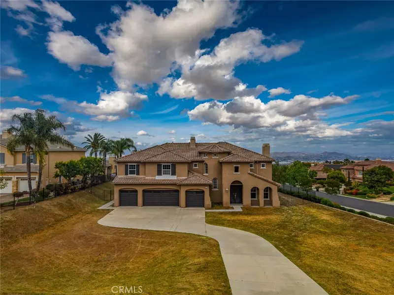 1059 Stowell Ranch CIR, Corona, CA 92881