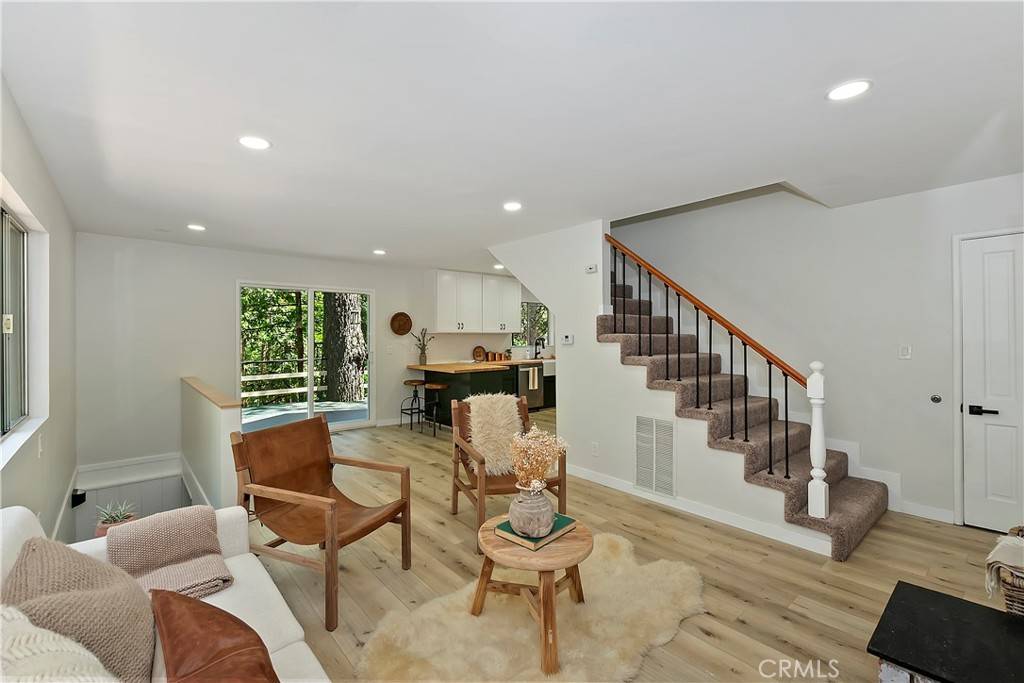 Lake Arrowhead, CA 92352,377 Hillside Road