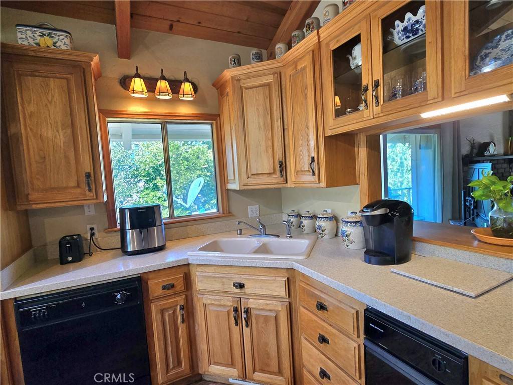 Lake Arrowhead, CA 92352,943 Grass Valley RD