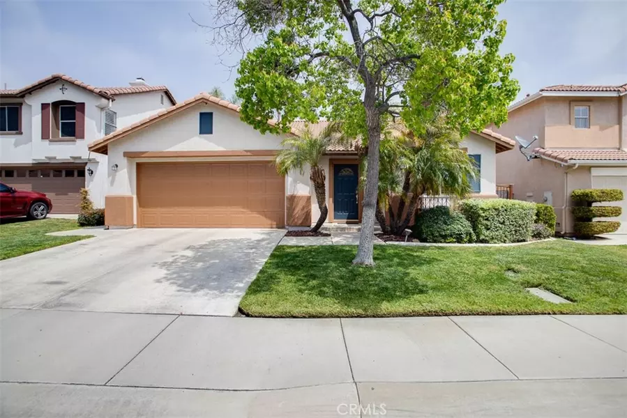 135 Paperbirch CIR, Corona, CA 92881