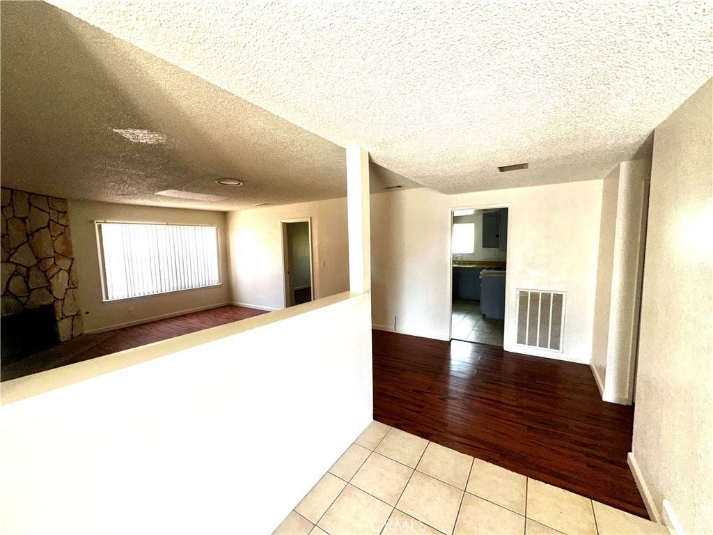 Victorville, CA 92395,13692 Oakmont DR