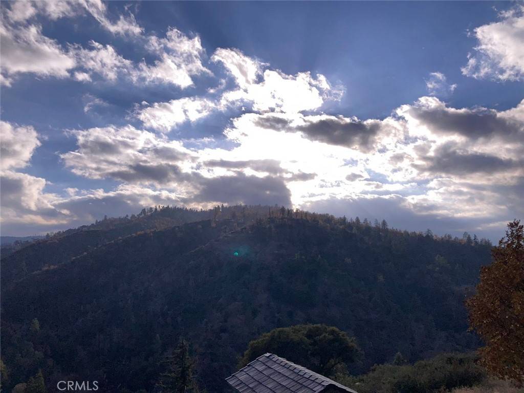 Lake Arrowhead, CA 92352,1620 Edge Cliff DR