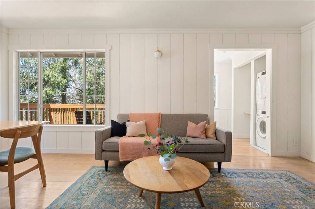 Crestline, CA 92325,963 Chateau DR