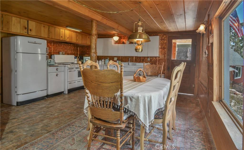 Green Valley Lake, CA 92341,33867 Cedar Oak LN