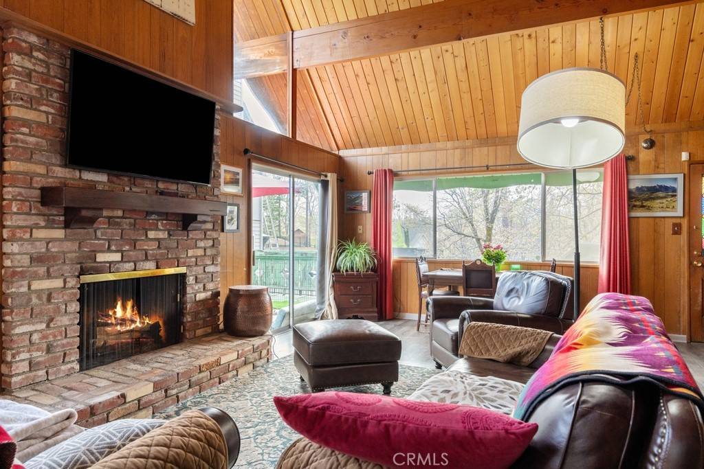 Lake Arrowhead, CA 92352,1050 Golden Rule LN