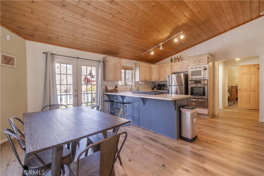 Big Bear Lake, CA 92315,863 Ford LN