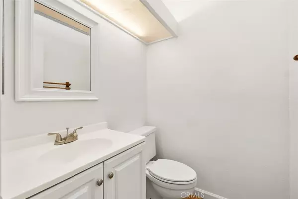 Fullerton, CA 92833,947 Creekside DR #121