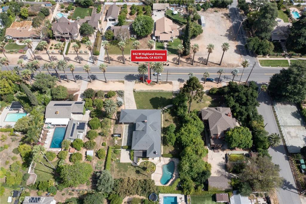 Redlands, CA 92373,942 W Highland AVE