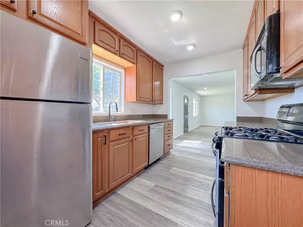 Los Angeles, CA 90059,2110 N Corlett AVE