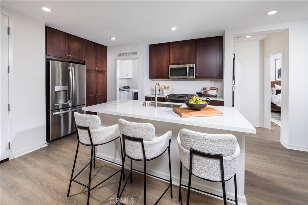 Ontario, CA 91764,960 N Tangent Privado #305