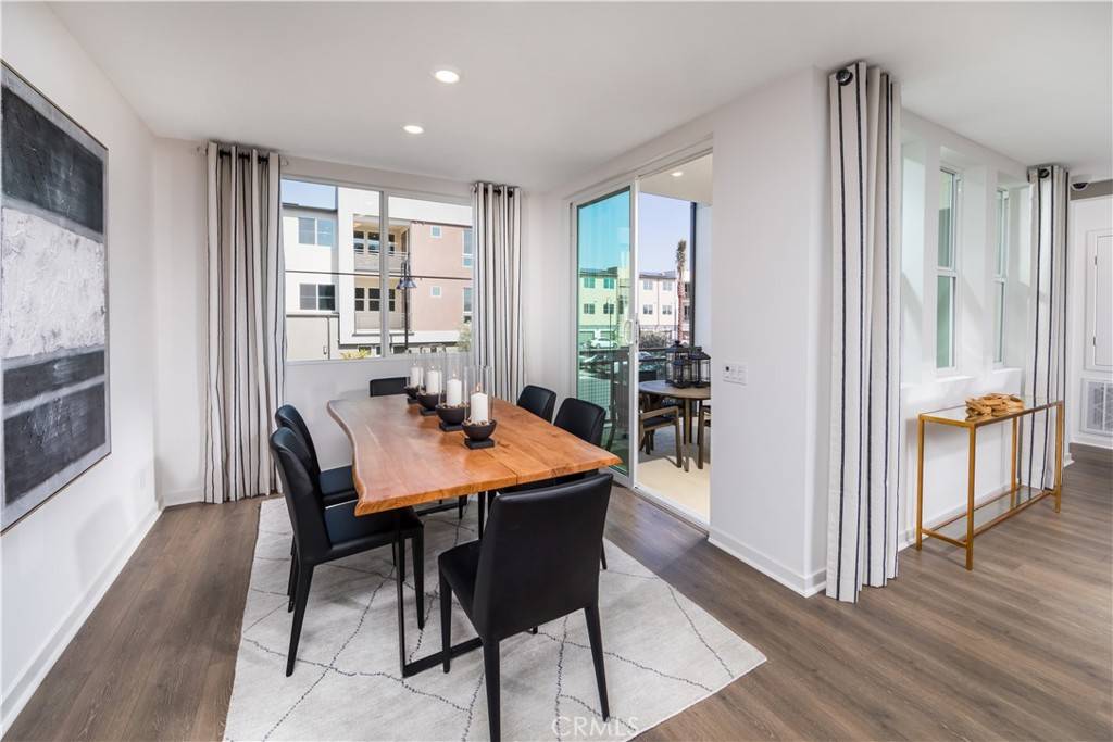 Ontario, CA 91764,960 N Tangent Privado #305